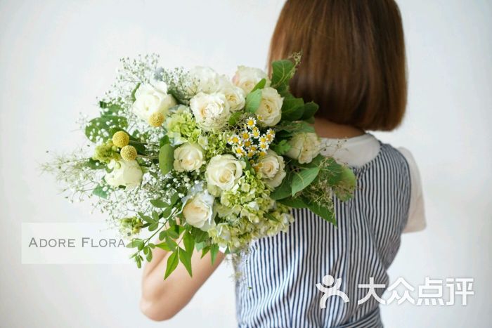 白绿色系花束