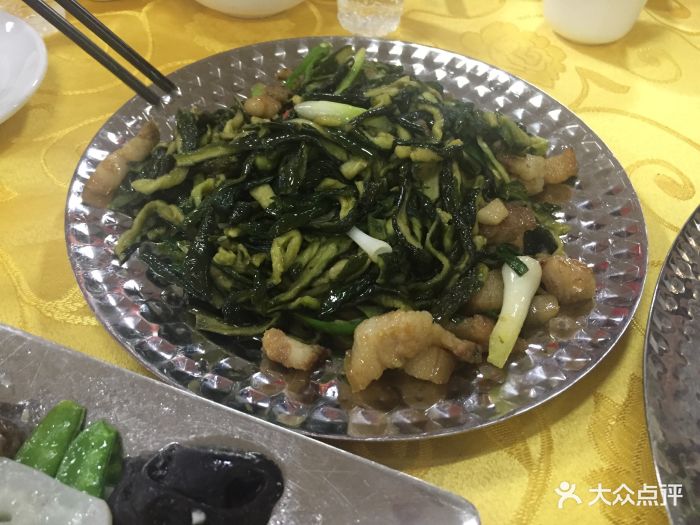 藤条焖猪肉