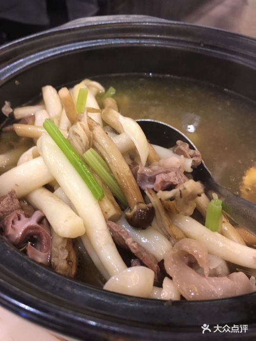 双菇猪杂煲