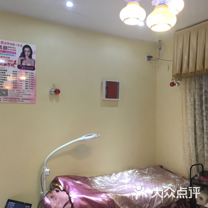 如果你喜欢纹绣工作室装修设计图,想保存到电脑上,只要在图片上点击进入大图页,在大图上右击选图片另存为,再选好想要保存的位置,例如文档库,再点保存就可以了