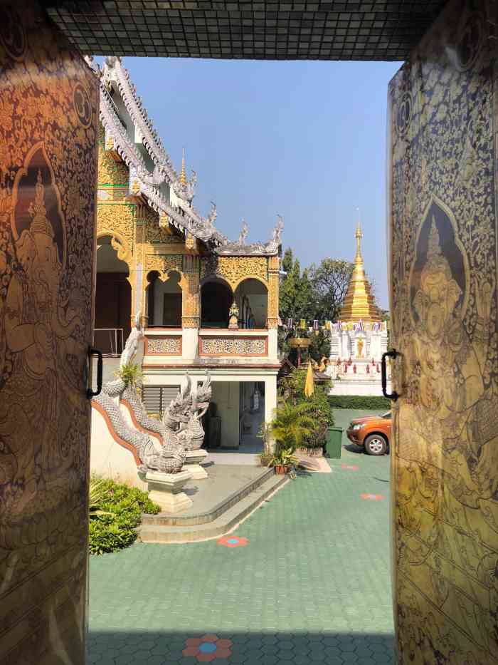 洛柯寺-"清迈古城里有很多寺庙,所以出门穿夹脚拖是.