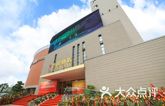 成都艺琪科技，成都艺琪科技有限公司-第4张图片-雷盾自助建站|ai文本生成,aigc软件站公司网站源码-天霸装饰