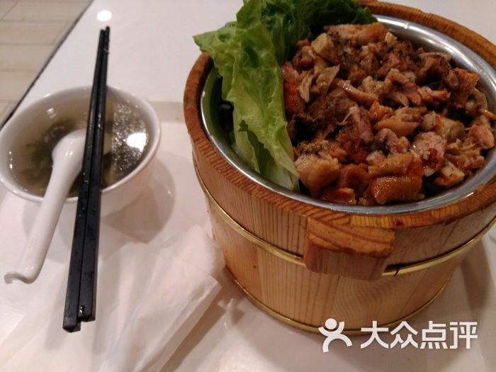 黑胡椒烤肉木桶饭