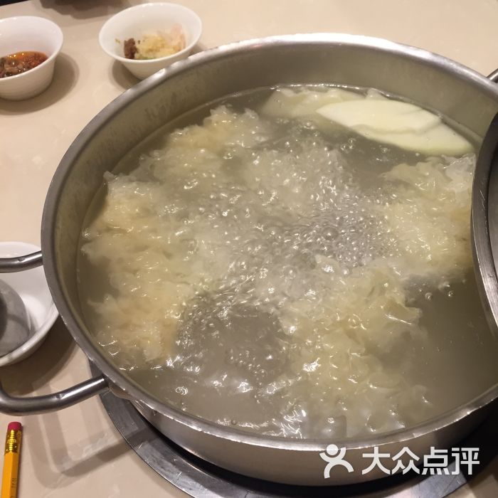 一哥澳门豆捞(四季天地店)银耳椰青海底椰锅底图片 - 第1张