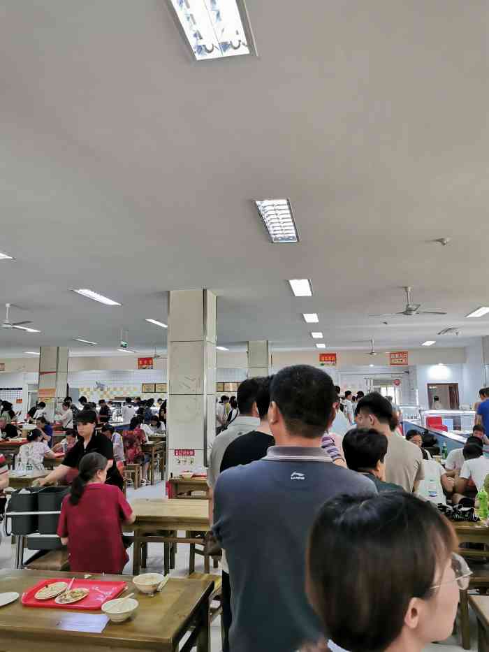 山东中医药大学经十路校区食堂