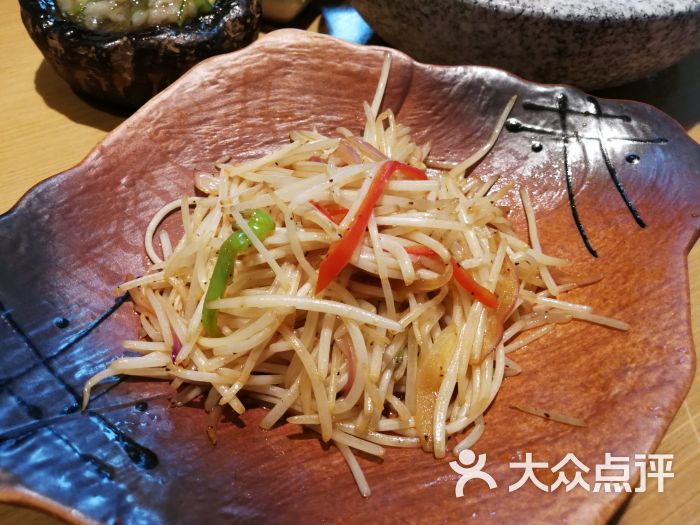 萤初·炉端烧(星光大道店)铁板炒银芽图片 第7张