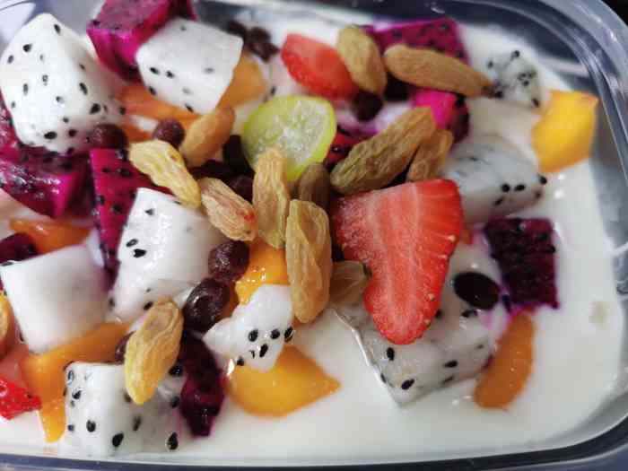 喜欢吃新鲜的水果拼盘,价格实惠