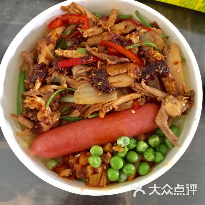 麻辣手撕鸡拌饭