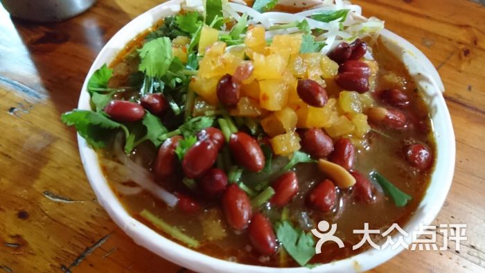 大潘酸辣粉:小看了陈港的物价,一份酸辣粉居.响