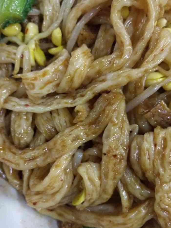 炒牛筋面-"[薄荷]环境:西政好吃街的各种宝藏美食.