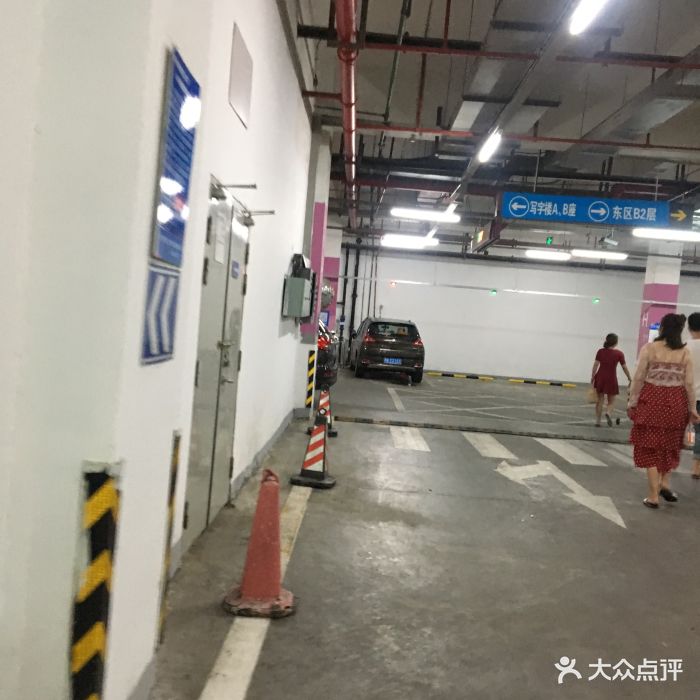 杭州万达广场D座-地下停车场