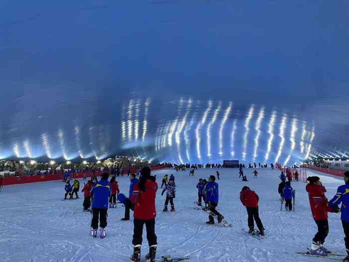 天鹅堡室内滑雪场-"天鹅堡滑雪场就在天鹅堡度假酒店