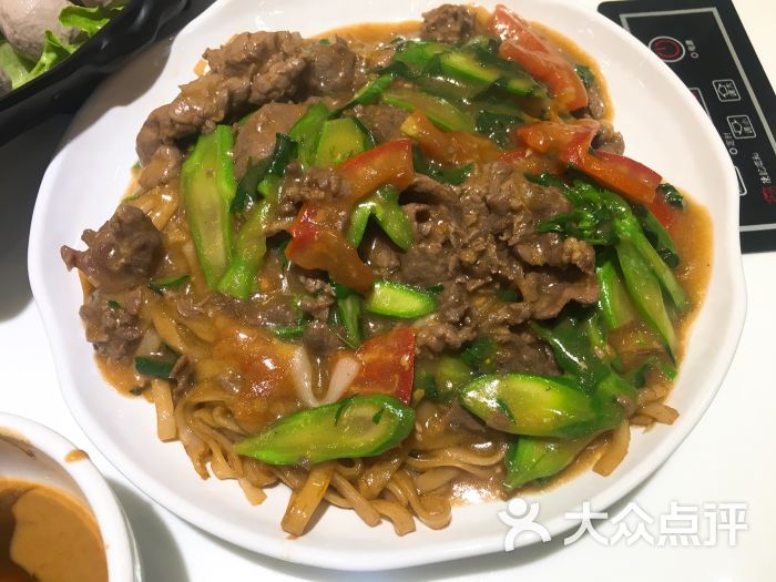 湿炒牛肉粿条