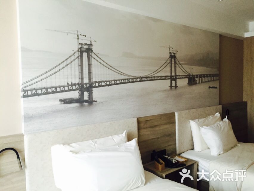 大连中山广场亚朵酒店地址,电话,价格,预定(图