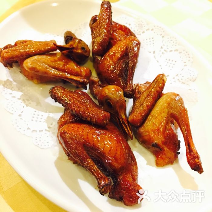 招牌烤乳鸽