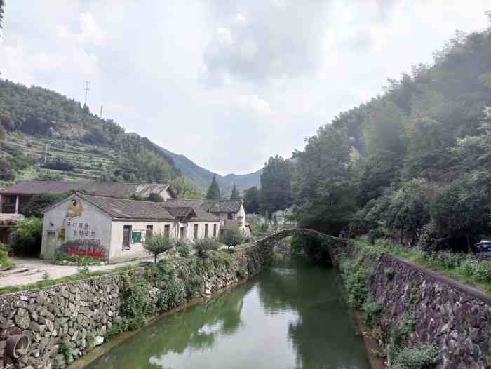 岩下村-"很不错的一个小村落,隐藏在大山深处.如果.