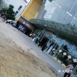 优托邦购物中心奥体中心店停车场