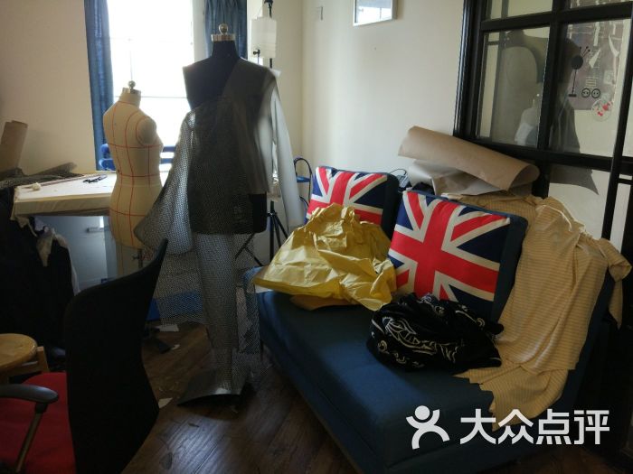 庄贤服装设计工作室教室环境图片 第7张