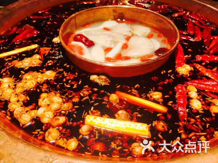 老班长火锅(二十四城店)牛油鸳鸯锅图片 第2张