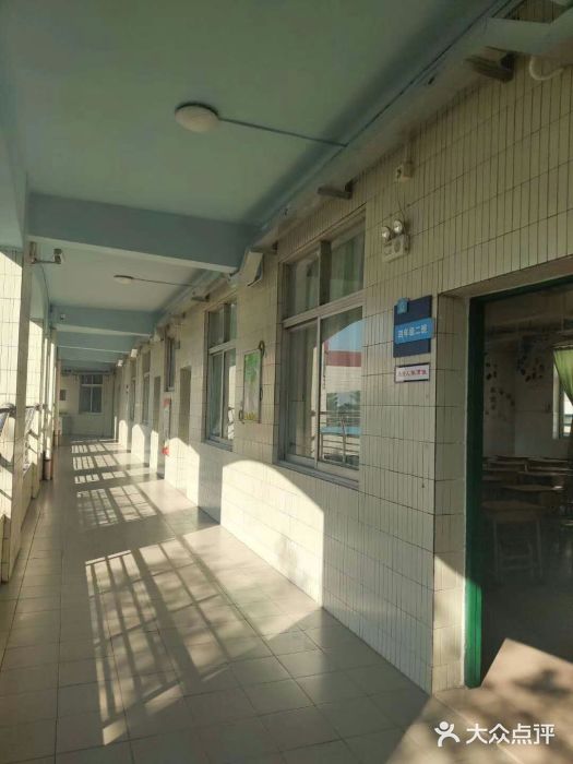 郑裕彤中学图片
