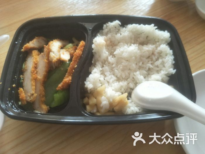 兴化小吃:位于平潭海坛古城一条街内的一家.平