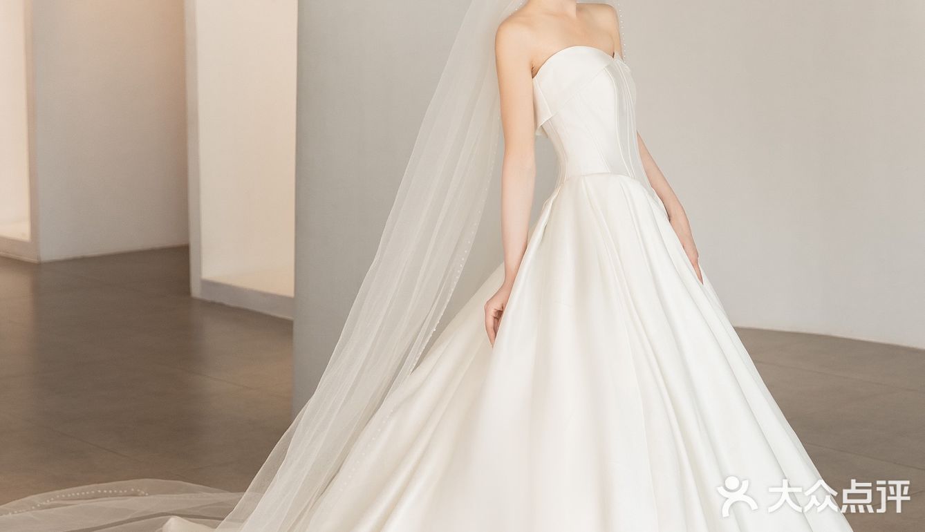 洛阳婚纱78锁死这件pronovias气质抹胸缎面