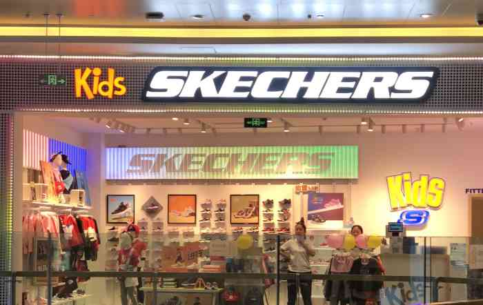 skechers斯凯奇(凯德mall店)-"#2019橙心同行# 好闺蜜过生日,出来.