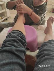 修脚,帅哥 不叨叨办卡,默默干活, 赞,下次 来这家.