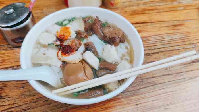 明记横沥汤粉-"店在马路边上,很好找,少许停车位,开了很.