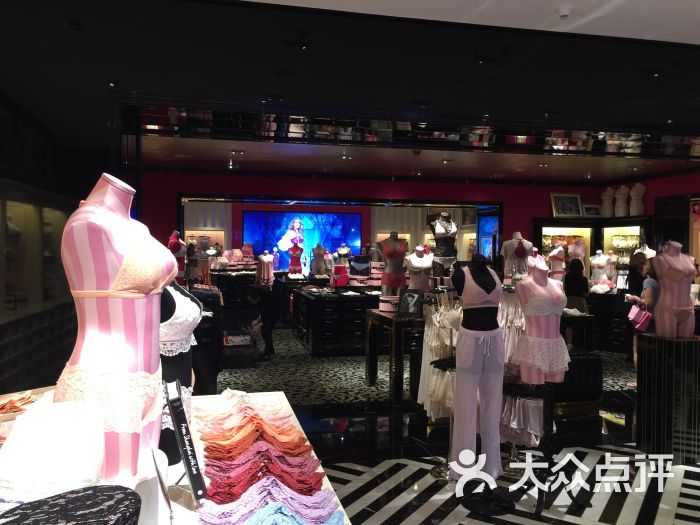 victoria"ssecret维多利亚的秘密(力宝广场店)二楼大厅图片 - 第56张