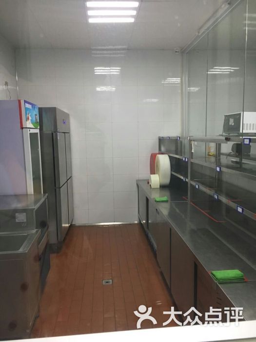 皇城根(珑源商业广场店)厨房凉菜间图片 - 第92张