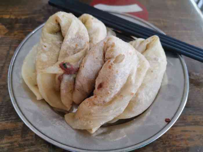 驴肉卷饼是长治的特色他们称之为甩饼感觉非常好