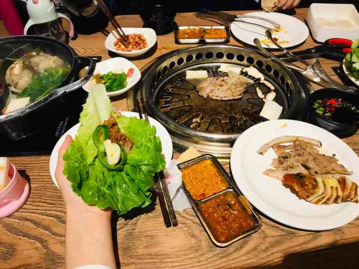 火炉火自助餐(荟聚店"儿子很喜欢的一家烤肉店,每次去会聚就想到.