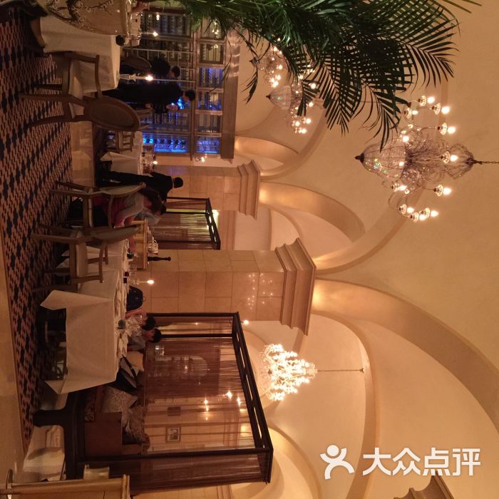 北京饭店莱佛士家安法餐厅