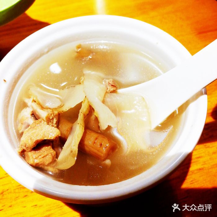 香他她煲仔饭(软件园店)玉竹排骨汤图片-第9张美团菜品回复图片
