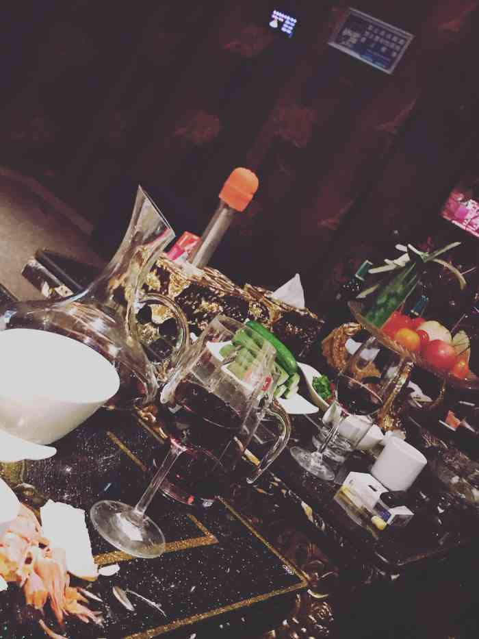 打分 他们家音像效果还不错,我们是纯唱歌来的.包厢环境一般性.