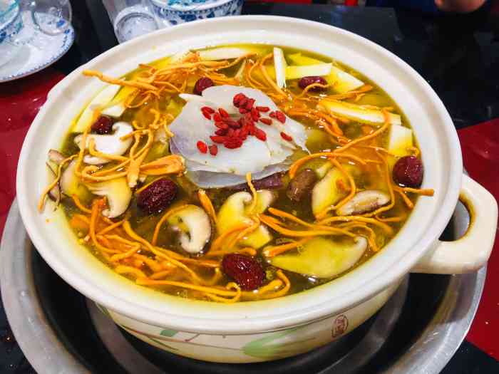 李记云南天麻火腿鸡-"这几年天麻鸡很流行,这家天麻鸡
