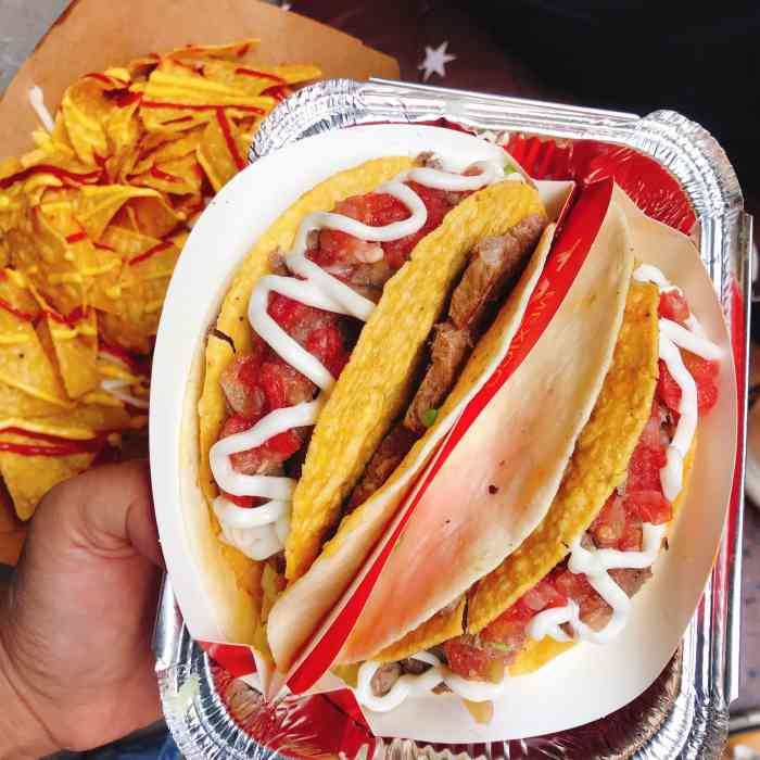 墨西哥·塔可饼taco king"这家生意还可以吧,口味也可以,是新东西.