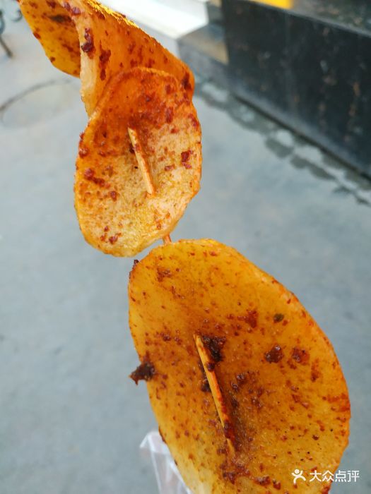 雨燕串香烤土豆片图片