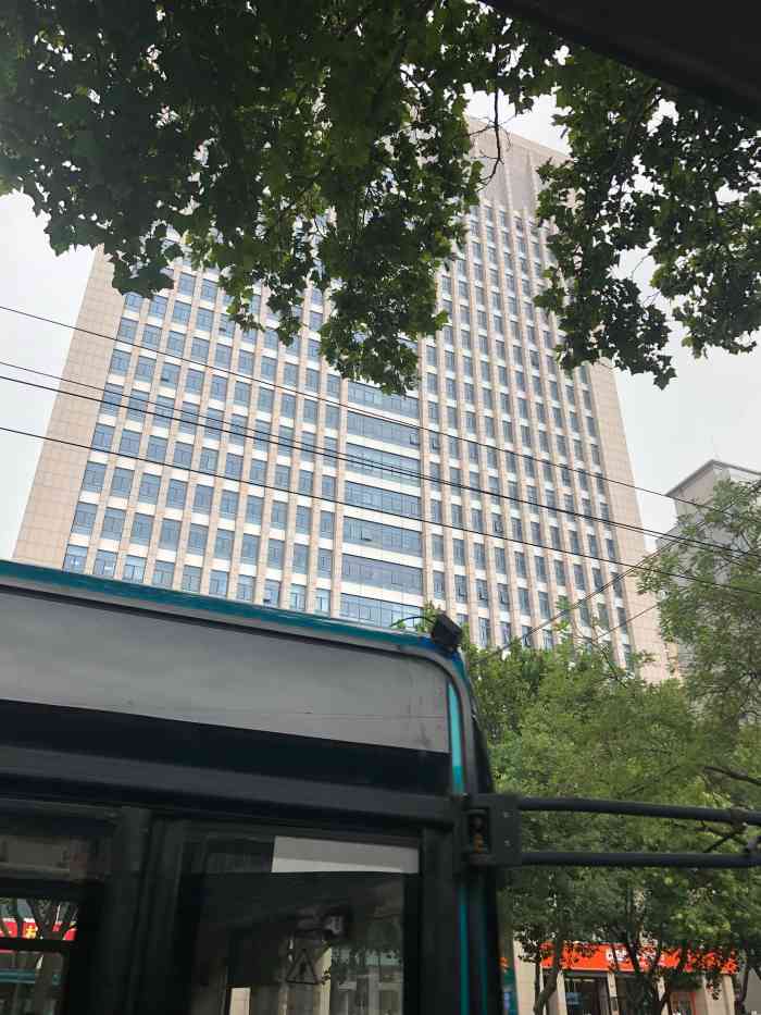 东源大厦-"这个大厦位于济南历下区解放路东,地处济南