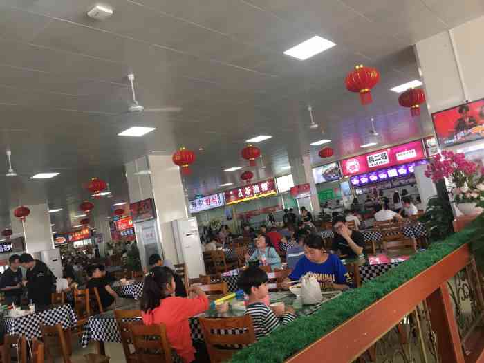 中南民族大学学生一食堂-"发现好几个食堂没开大众点评,那就一起写到.
