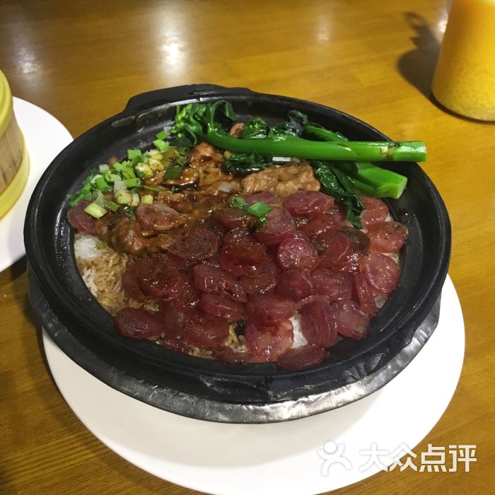 腊味牛肉煲仔饭