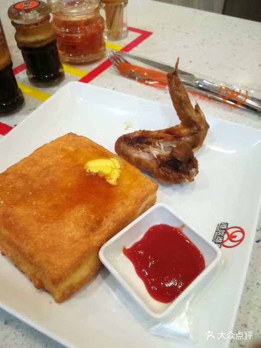 香港时尚港饮港食茶餐厅鸡翅西多士图片 - 第1张