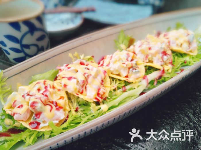 店的位置在雁南路海港城九街里,地方还算比.