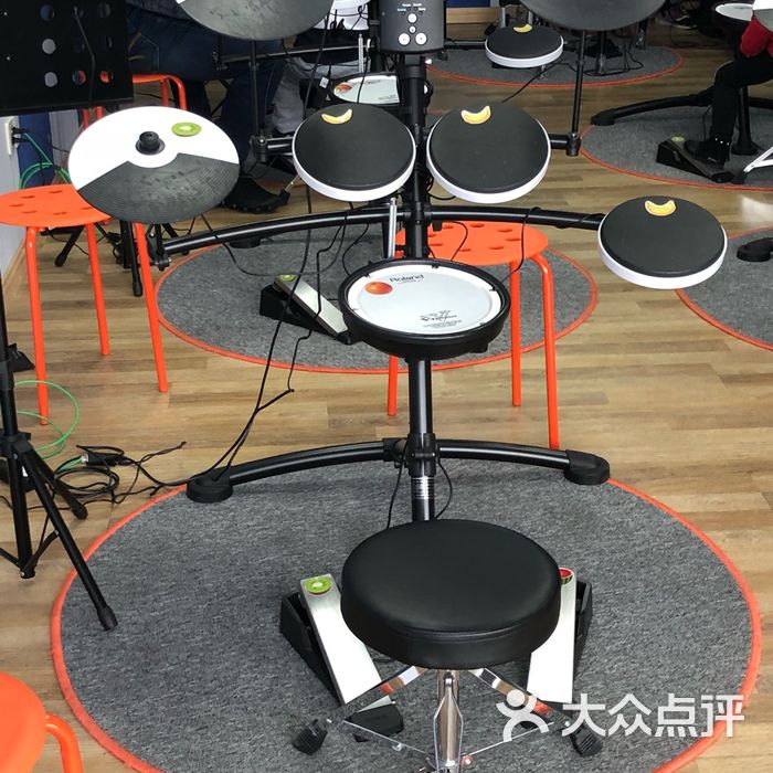 罗兰数字音乐学校 架子鼓电钢琴
