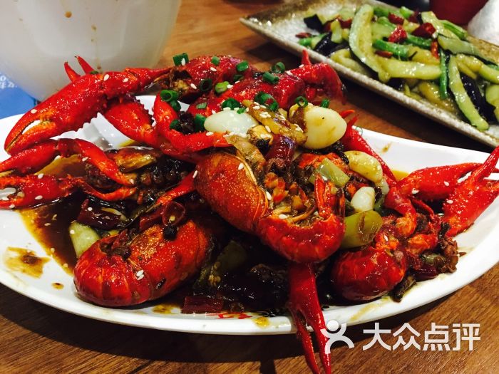 酱爆秘制小龙虾