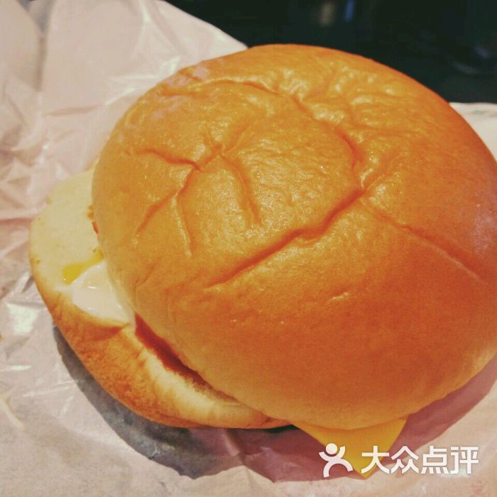 吉士蛋堡