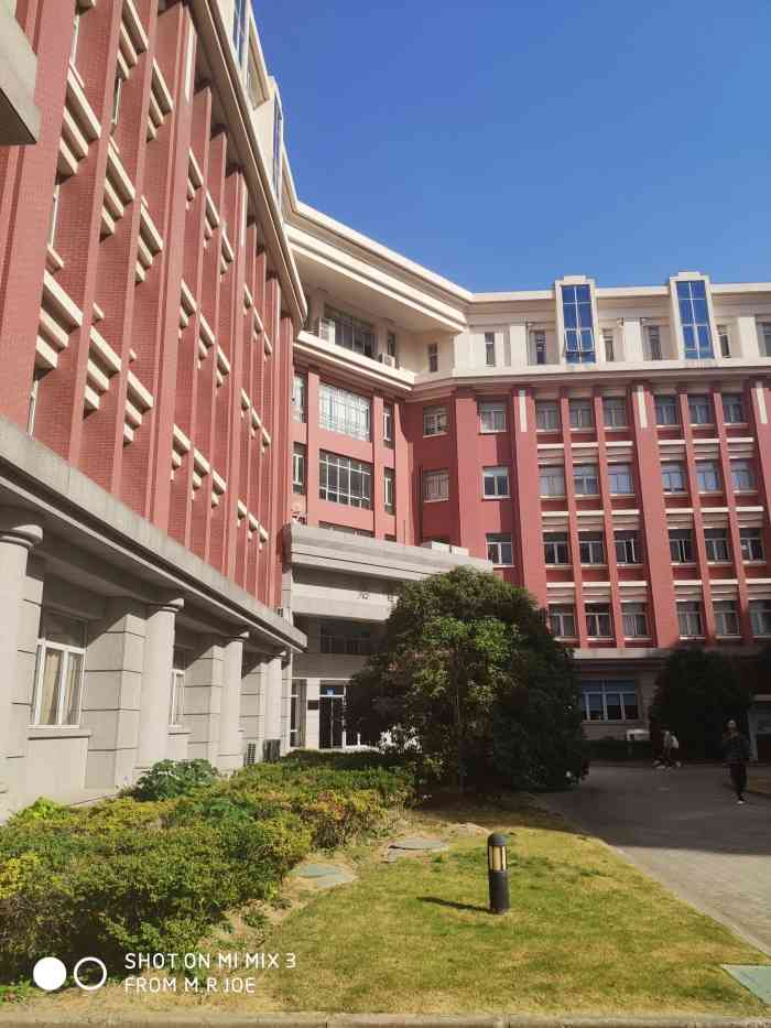 上海健康医学院(浦东校区)