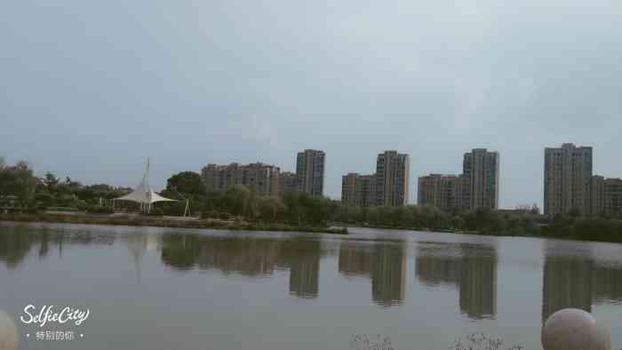 扬州曲江公园-"这个公园位于扬州城市的东部,靠近京杭