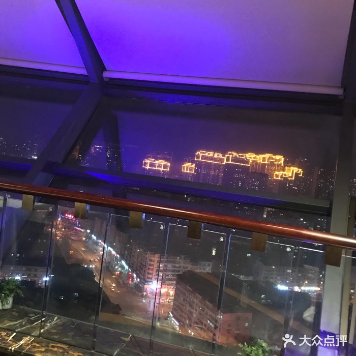 豪远国际●迪拜旋转餐厅图片